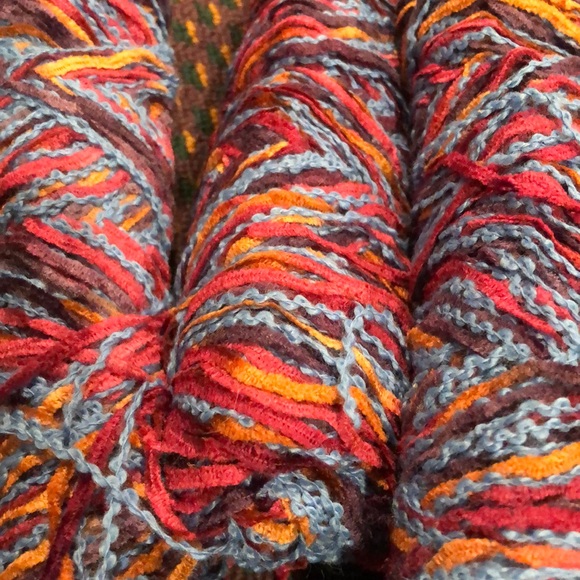 4. skeins 2 ply multicolored variegated thick and thin yarn - Picture 12 of 12